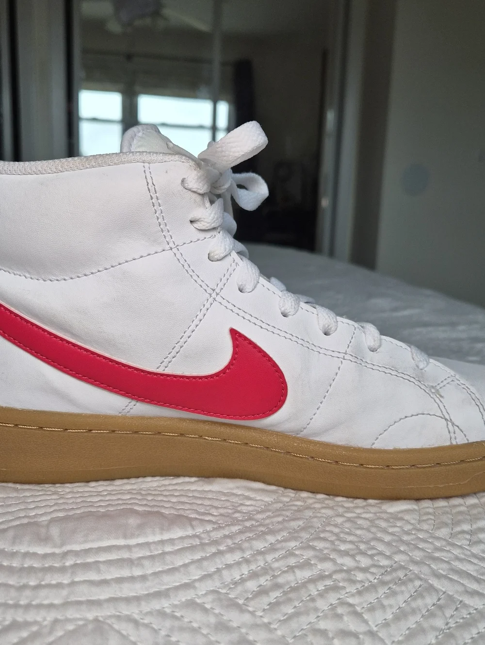 NIKE EUC 2021 Women’s Court Royale 2 Mid 'White Siren Red Gum' Size 8.5
